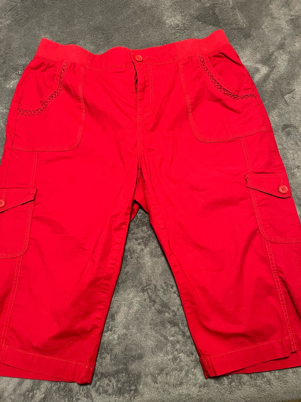 NWOT St John’s Bay Ruby Red Cargo Comfort Stretch Waist Capris Cropped Pants 18W